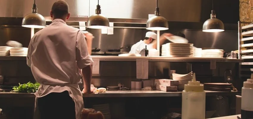 chefs working in a virtual restaurant kitchen