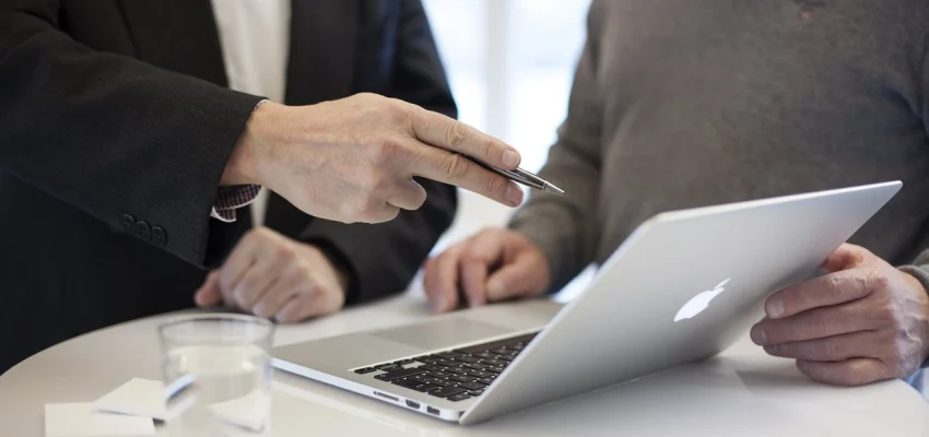 consultation between a consultant and business owner