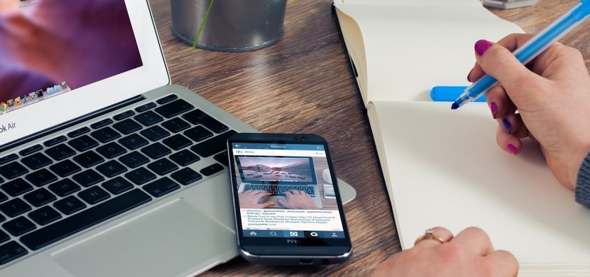 small-business-office-laptop-phone